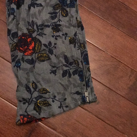 Free people pants size small - Picture 3 of 6